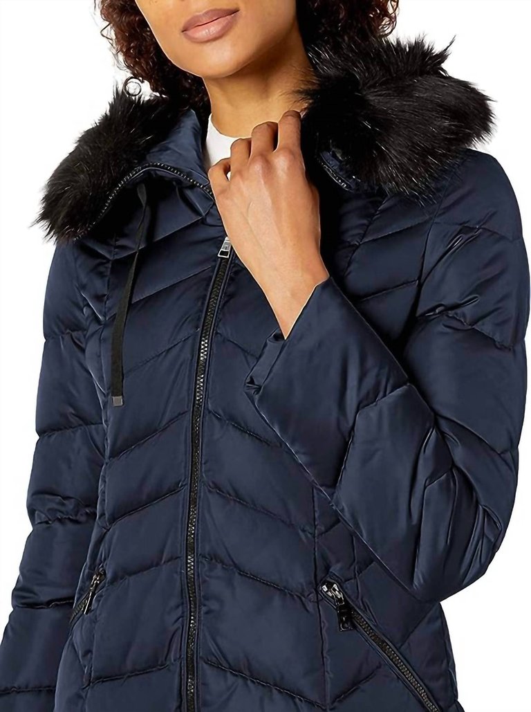 Gwen Chevron Puffer Coat In Galaxy