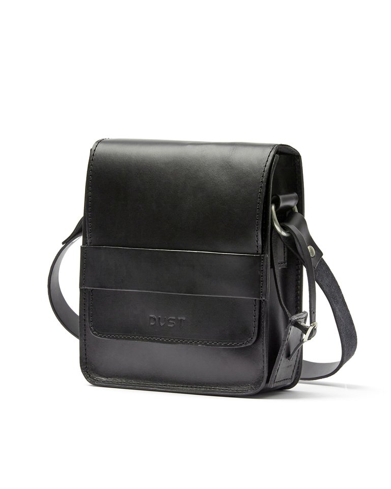 Leather Messenger Black Camden Collection - Black