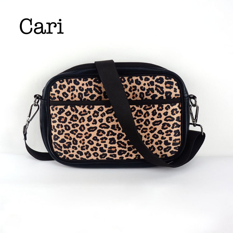 Neoprene Compact Crossbody Bag - Carri