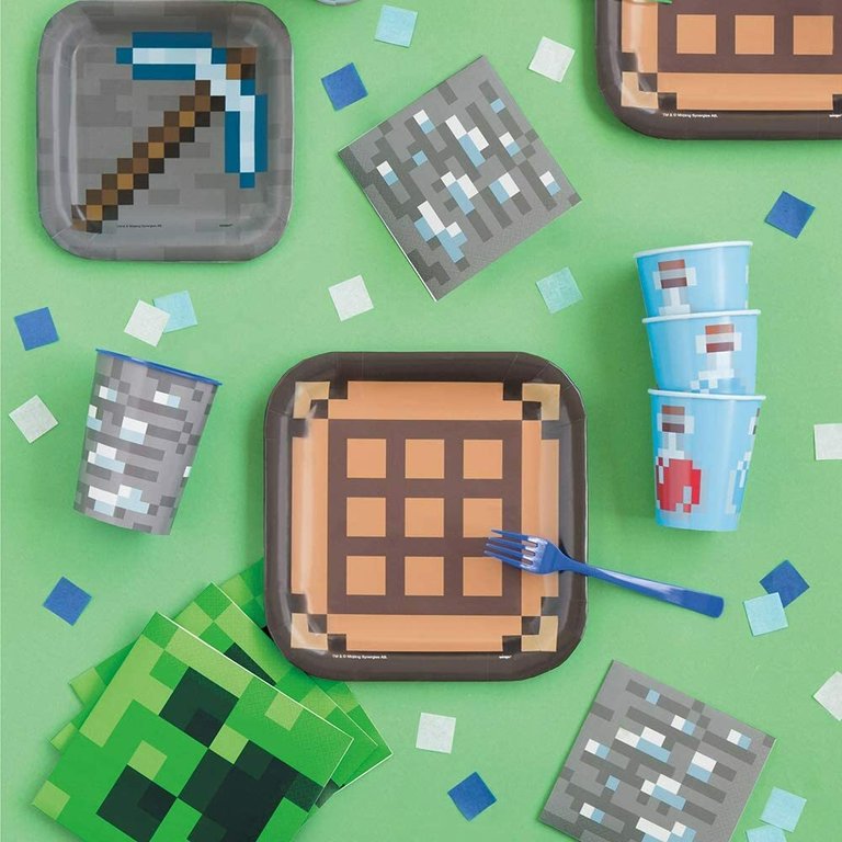 Minecraft Square 7 Inch Dessert Plates (8 Per Package)