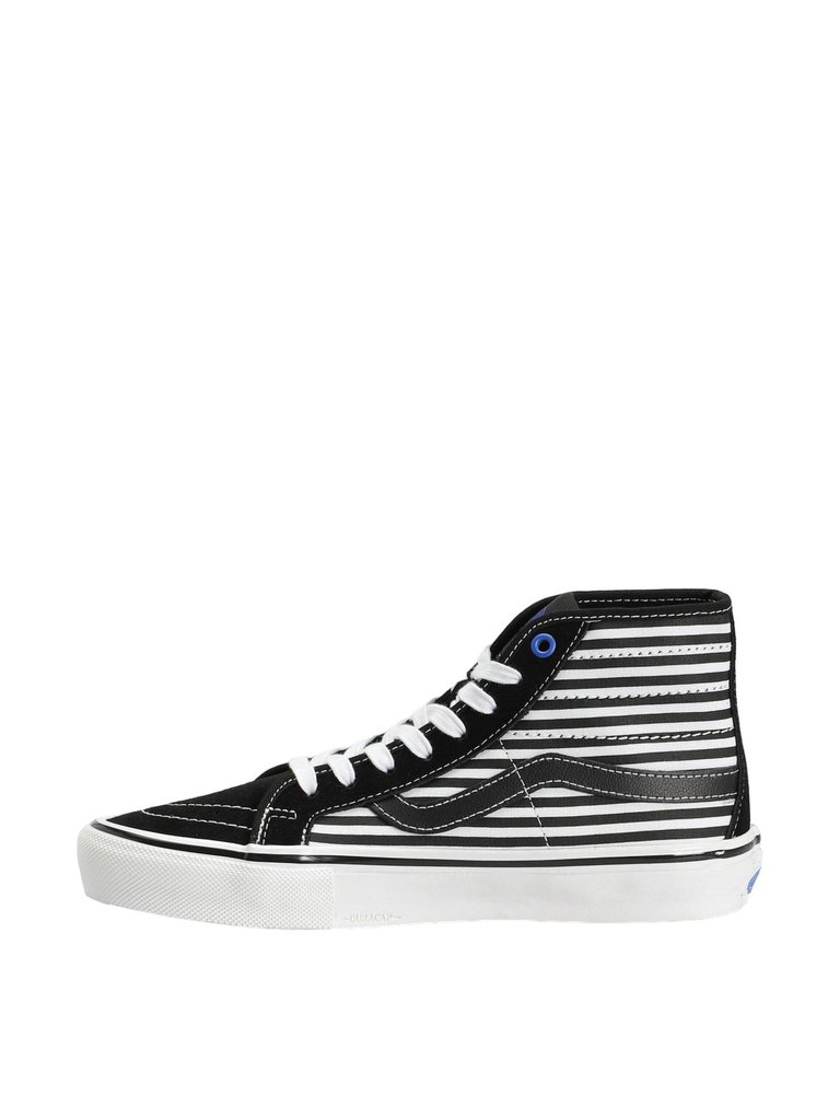 Unisex Skate Sk8-Hi Top Sneaker In Black,White