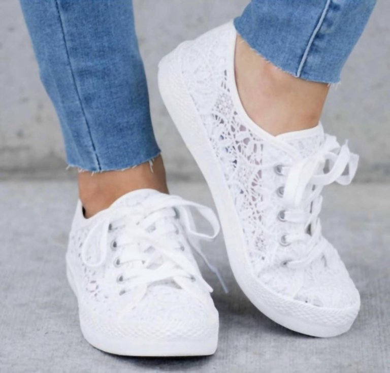 Flirty Fashion Sneaker In White - White