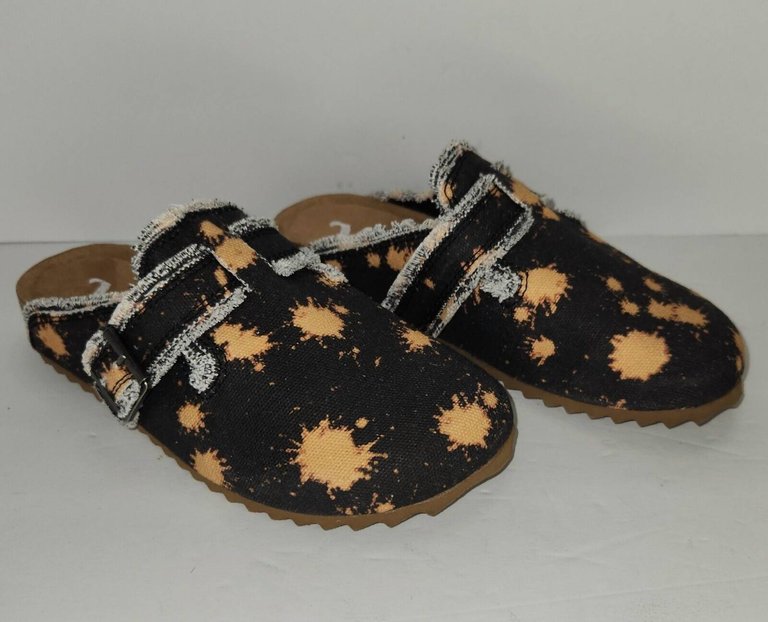 Picnic Slip-On Shoes In Black - Black