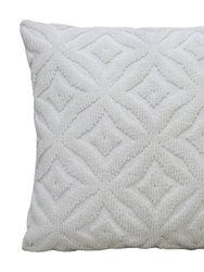 18"x18" White Indoor Outdoor Ogee Decorative Pillow - White