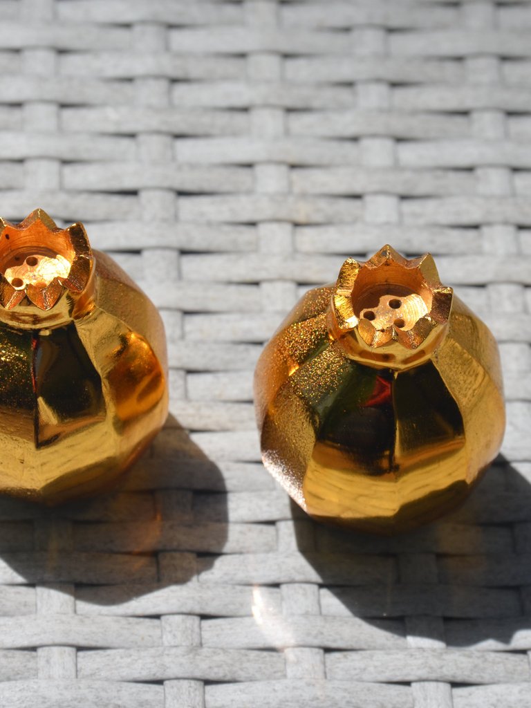 Pomegranate Salt And Pepper Shakers (Golden)