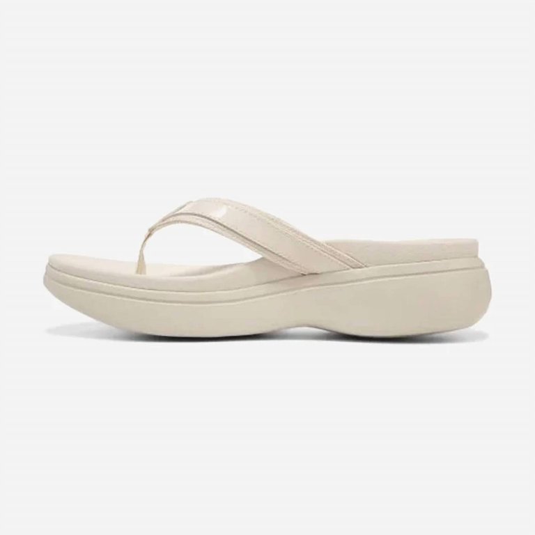 Women's High Tide Ii Platform Sandal - Medium Width In Cream Patent