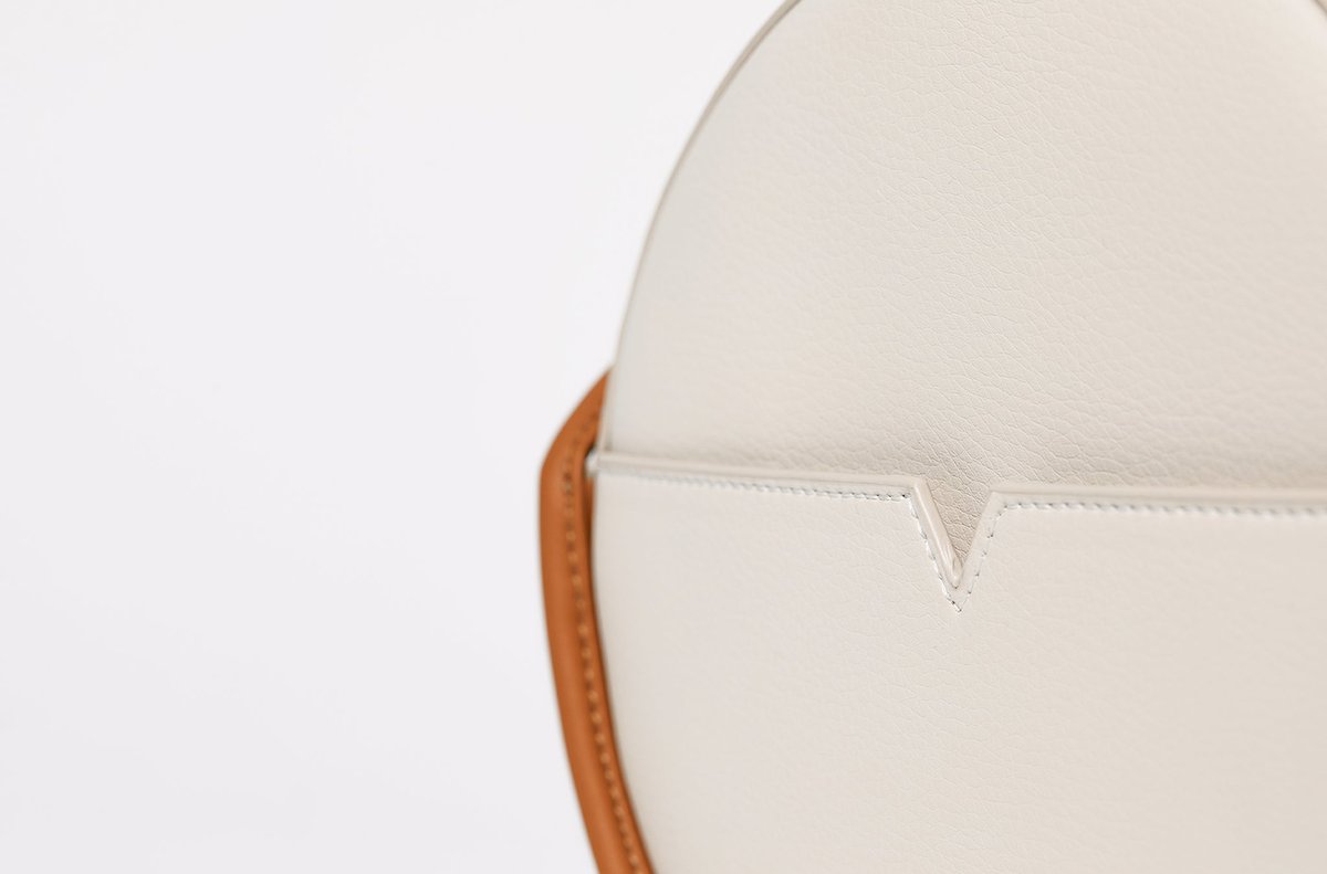 The Circle Crossbody - Oat – von Holzhausen