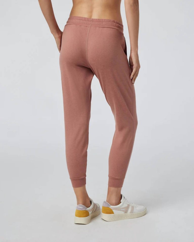 Performance Jogger In Tamarind Heather