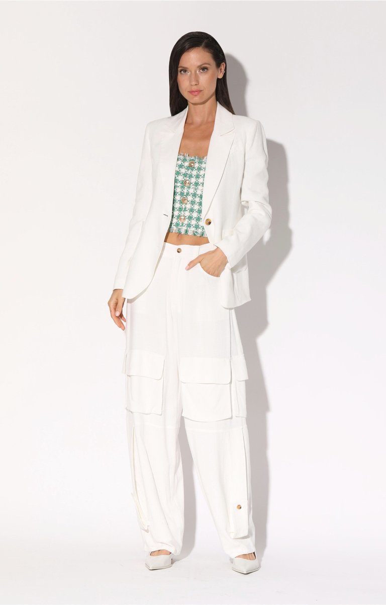 Felix Blazer, Ivory