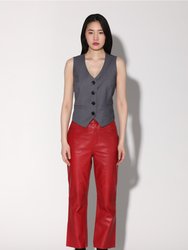 Selma Pant, Red