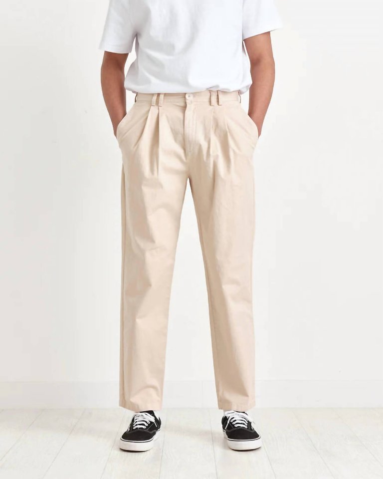 Men's Pleat Trousers In Sand - Sand