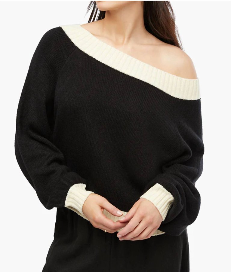 Off Shoulder Sweater In Black/Anitque White - Black/Anitque White