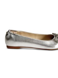 Vivienne Crystal Bow Flats In Silver Leather - Silver Metallic