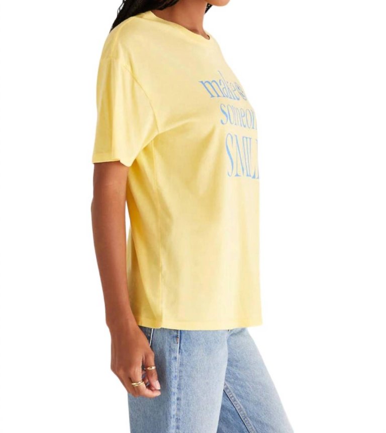 Smile Boyfriend Fit Tee In Yellow