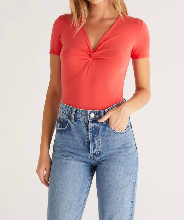 Tabby Twist Tee In Firecracker - Firecracker