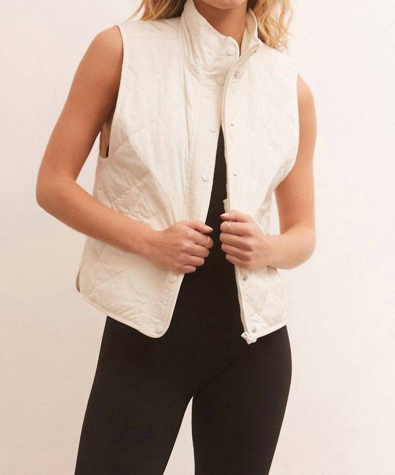 Warm Up Quilted Vest In Sandstone - Sandstone