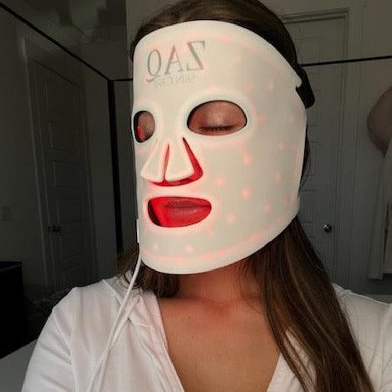 Noor 2.0 Infrared LED Light Therapy Face Mask