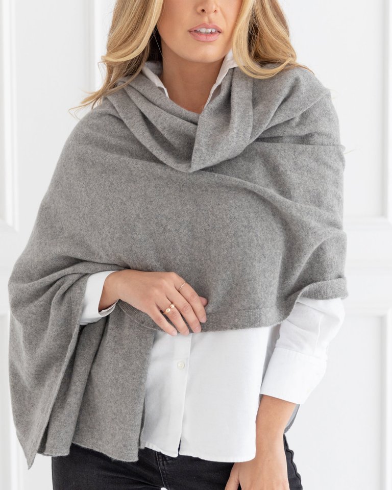 The Dreamsoft Travel Scarf In CloudSpun™ Recycled Cashmere - Gray